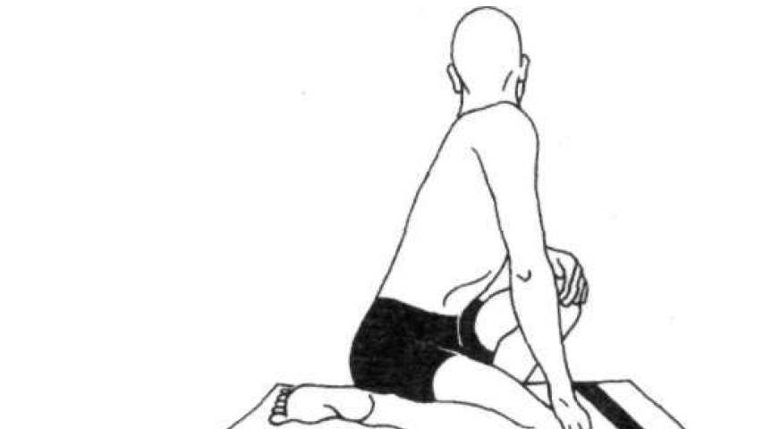 udarakarshanasana abdominal stretch 9